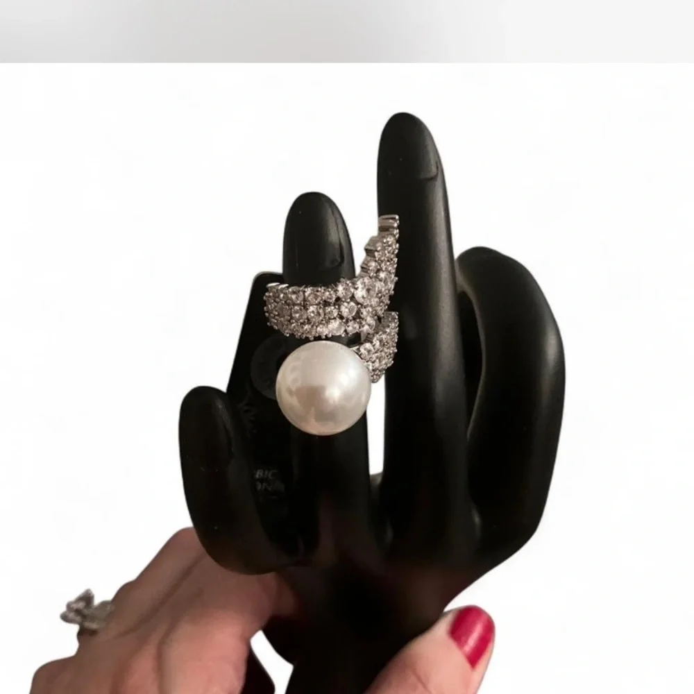 Soft girl,going out vibes,Sophisticated Pearl and Crystal Ring